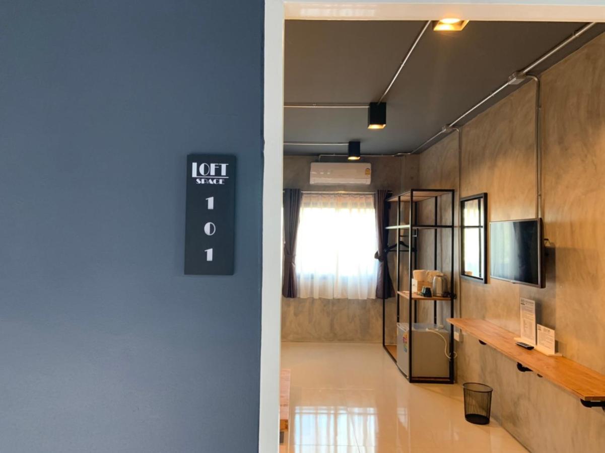 Loft Space Hotel Ранонг Екстериор снимка