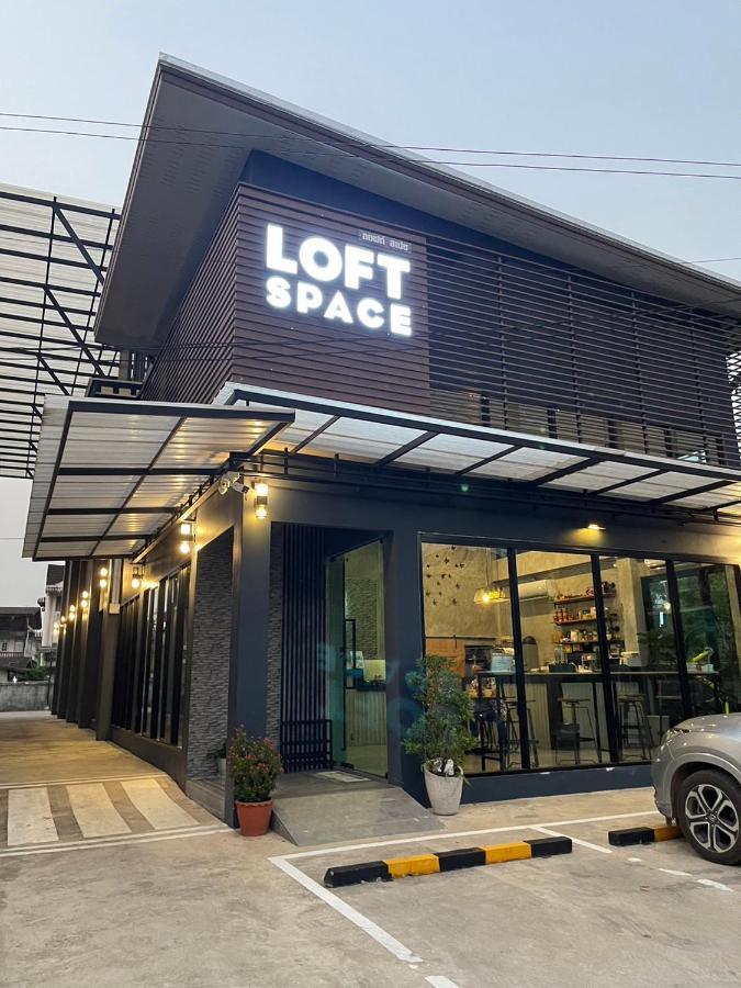 Loft Space Hotel Ранонг Екстериор снимка