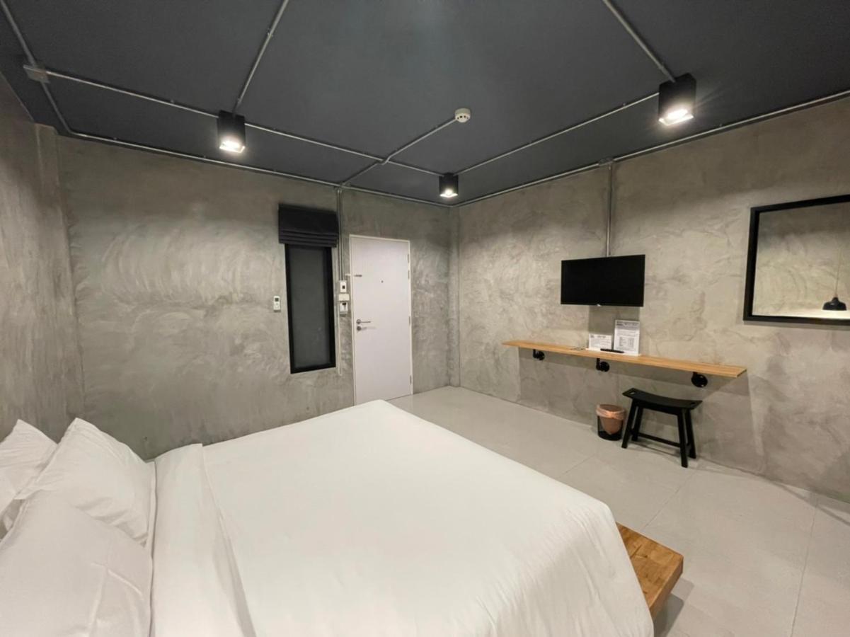 Loft Space Hotel Ранонг Екстериор снимка