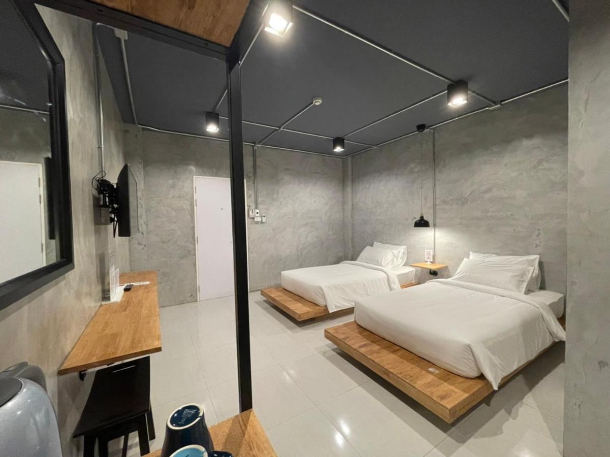 Loft Space Hotel Ранонг Екстериор снимка
