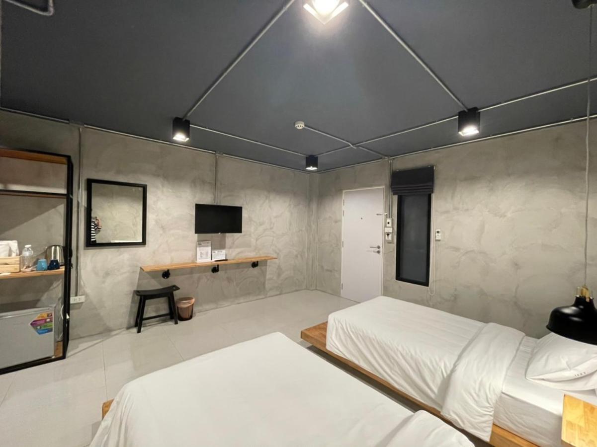 Loft Space Hotel Ранонг Екстериор снимка