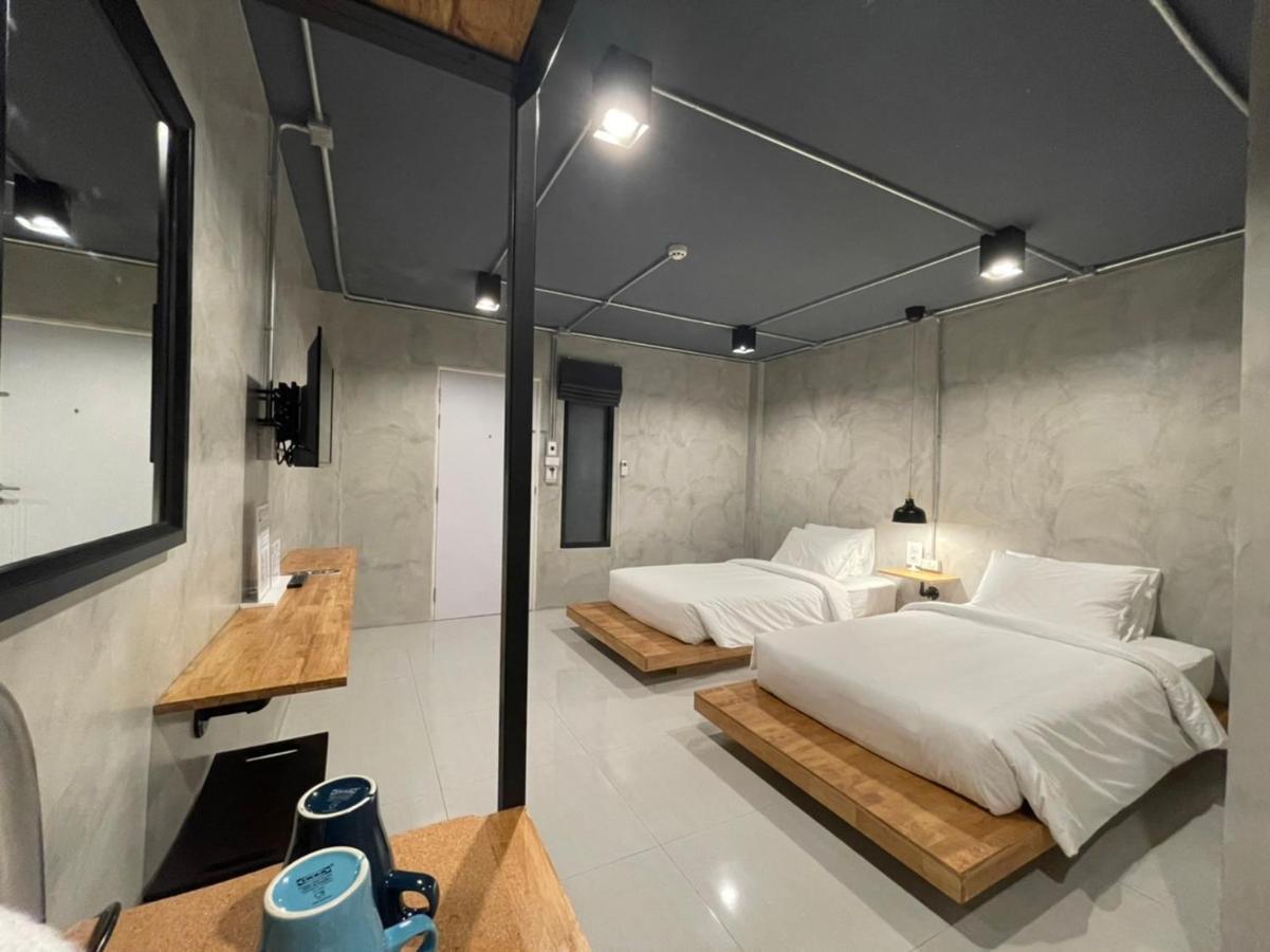 Loft Space Hotel Ранонг Екстериор снимка