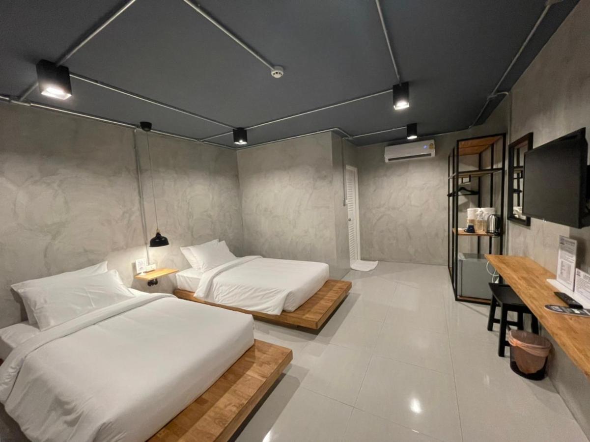 Loft Space Hotel Ранонг Екстериор снимка